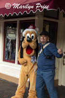 Carl and Pluto, Disneyland Park, Anaheim, CA